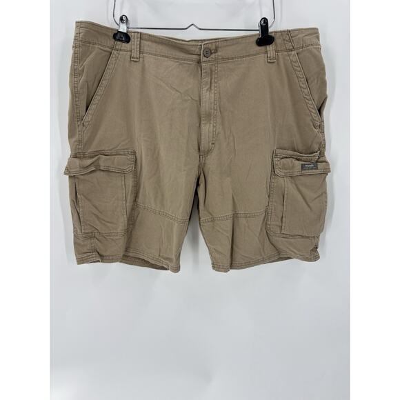 Wrangler Relaxed Fit Shorts Mens 42x10 Beige Cargo Cotton Blend Outdoor Pockets - Picture 1 of 16